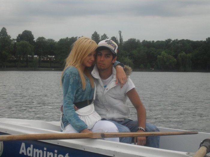 36725_443559896718_743561718_5934802_3353192_n[1]