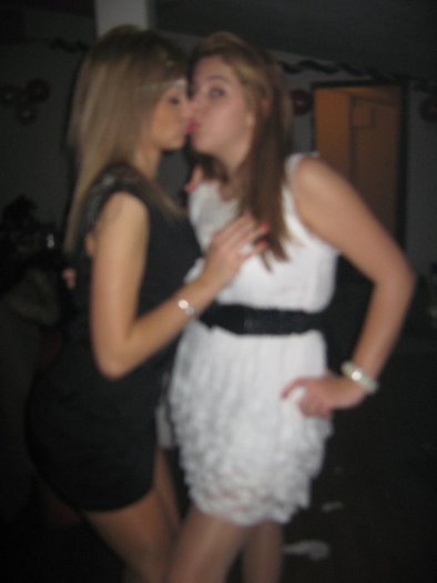 162604_183759451641781_100000231817408_619072_2661546_n[1]