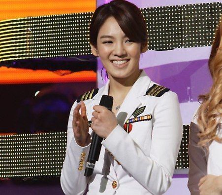 SNSD_HyoYeon_crowned_the_Usain_Bolt_of_the_girlgroups__24012010210349