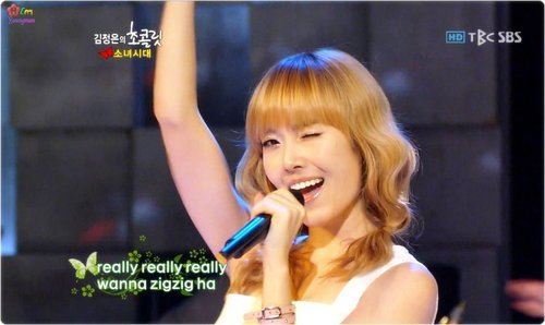 24211_384413868566_205806848566_3783379_5684801_n - Jessica