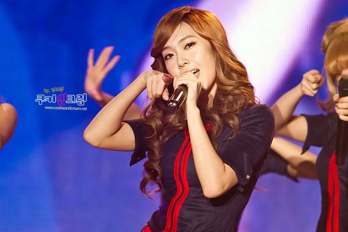 77111_467215398566_205806848566_5500263_2876726_n - Jessica