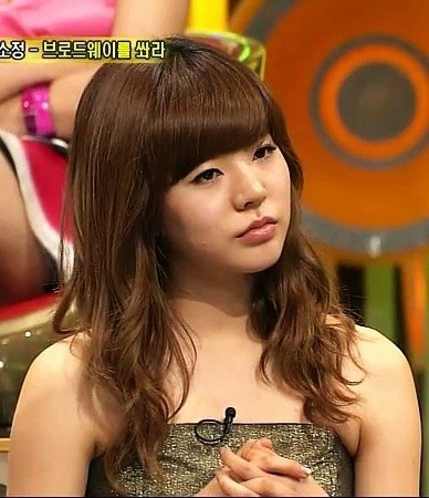 24211_383223678566_205806848566_3753057_3946877_n - Sunny