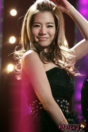 35589_491811013566_205806848566_5884270_4808966_n - Sunny