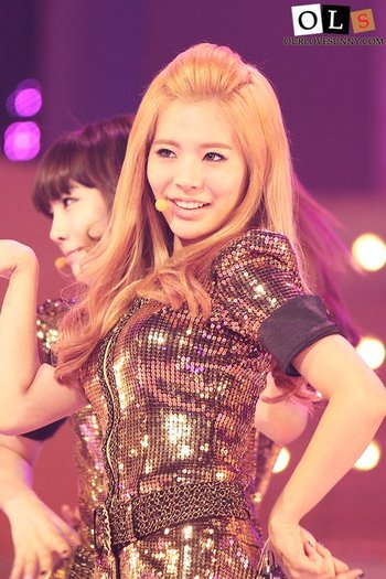 155519_474106953566_205806848566_5593534_5361099_n - Sunny