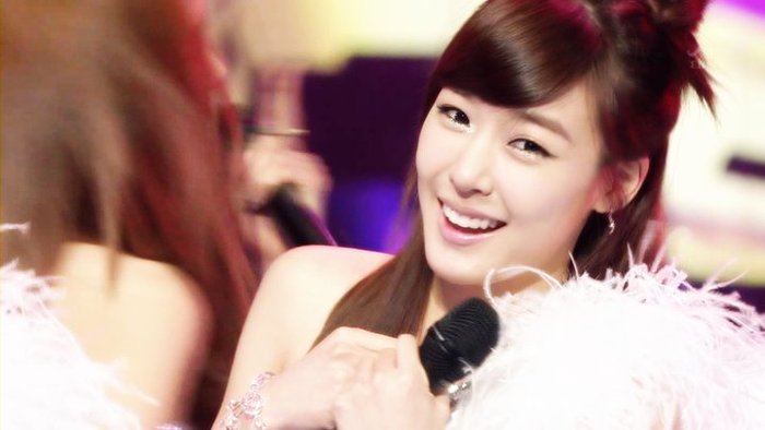 166443_488786188566_205806848566_5824040_96804_n - Tiffany