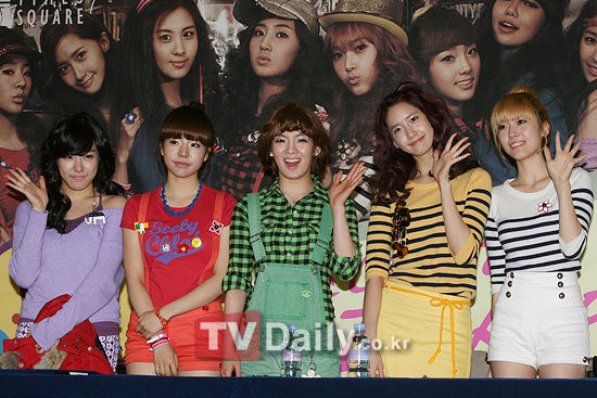 455e06e540cc79a9_snsd_fansigning_1