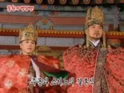 31505480_ELSIKKQNA - legendele palatului printul jumong