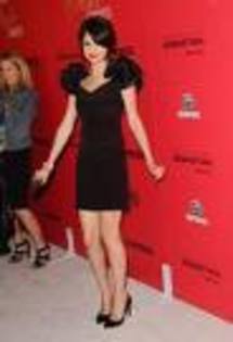 6 - selena gomez rochii