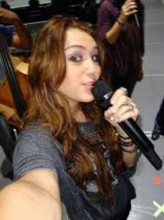 poza rara cu cyrus diva - miley cyrus poze rare