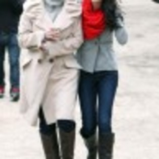 selena-gomez-paris-stroll-30-97x97 selena-gomez-paris-stroll-30-97x97