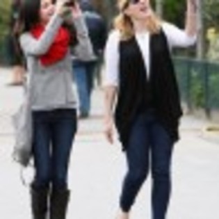 selena-gomez-paris-stroll-32-97x97 selena-gomez-paris-stroll-32-97x97