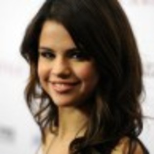 selena-gomez-style-awards-02-97x97 - 0000_Selena 43_0000