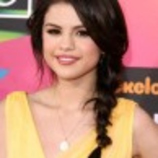 selena-gomez-kids-choice-2010-1-97x97 - 0000_Selena 44_0000