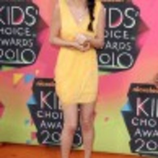 selena-gomez-kids-choice-2010-2-97x97 - 0000_Selena 44_0000