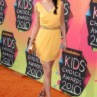 selena-gomez-kids-choice-2010-5-97x97 - 0000_Selena 44_0000