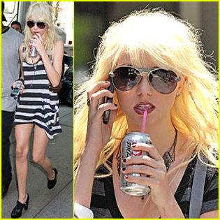  - 0_0 Taylor Momsen 0_0