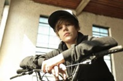 poze cu Justin Bieber- colecţie de poze cu Justin Bieber - xAlbum pentru pitikotu1