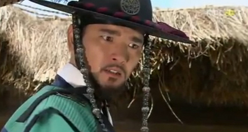 5092793642_4872636013