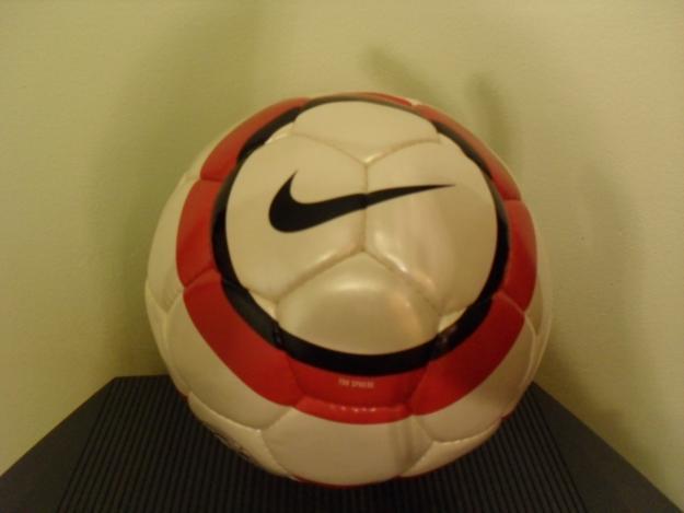 1280242380_107080790_1-Mingi-de-fotbal-Nike-Total-90-originale-din-piele-Marasti-1280242380[1]  - Mingi - catalin98