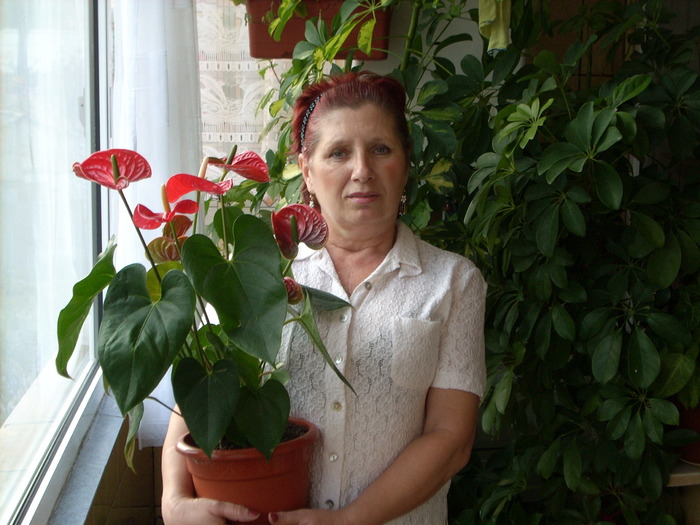 MIOARA; MIOARA IN BALCONUL EI
