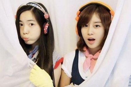 Ji-Yeon-Hwayoung-and-Twin-sister-Hyoyoung-t-ara-tiara-17444677-448-298