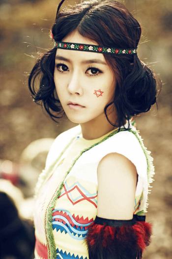 soyeon-t-ara-tiara-17418488-467-700 - z - T-ara