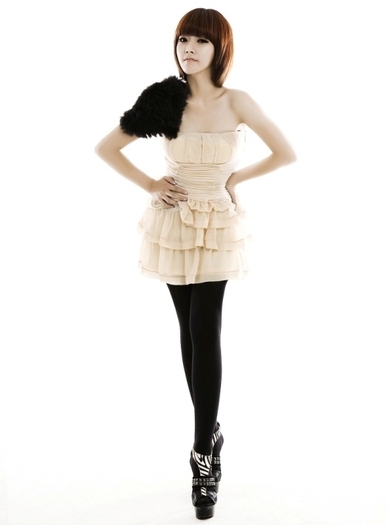 Tiara-Pretty-Girls-t-ara-tiara-17240674-550-747