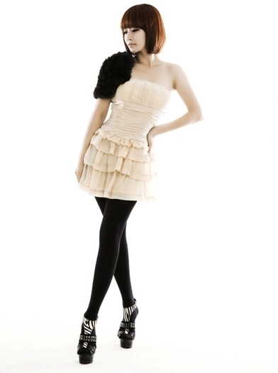 Tiara-Pretty-Girls-t-ara-tiara-17240724-550-736