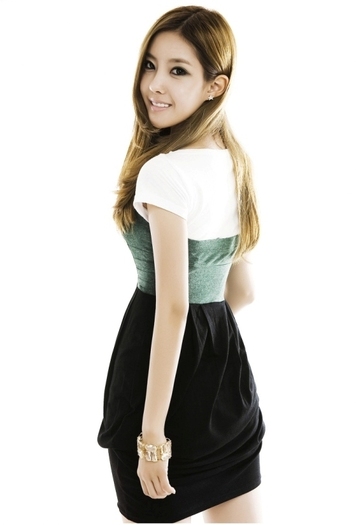 Tiara-Pretty-Girls-t-ara-tiara-17241209-550-811