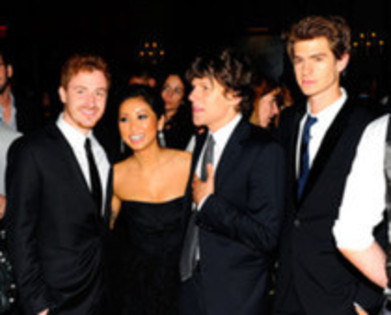 32513230_BWPKOEREH - brenda song