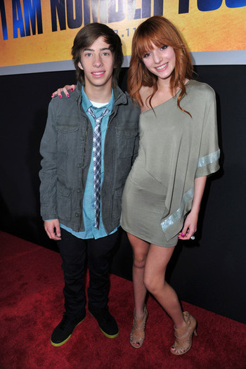 Bella+Thorne+Premiere+DreamWorks+Pictures+ANqtrHJlhMRl