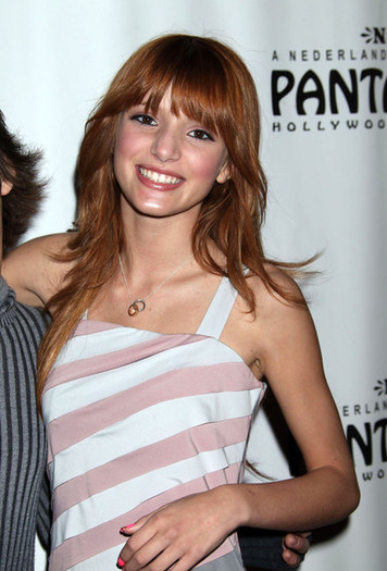 Bella+Thorne+Rock+Ages+Opening+Night+Arrivals+ahIyFqSqeIrl