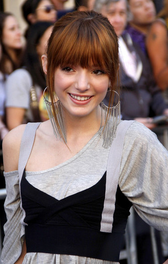 Bella+Thorne+Premiere+Gnomeo+Juliet+held+El+1yPTSC3sSSKl