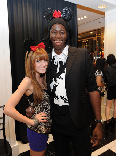 Bella+Thorne+Forever+21+VIP+Event+Minnie+Mouse+qeaRV1KH5abl - Bella Thorne
