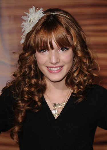 Bella+Thorne+Premiere+Walt+Disney+Pictures+ySqob5adyHll - Bella Thorne