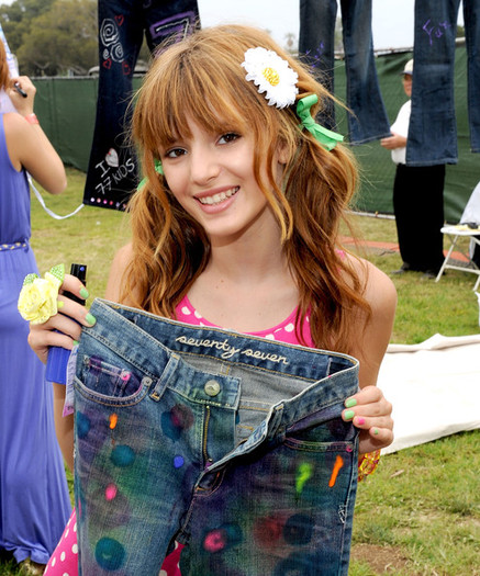 Bella+Thorne+77kids+American+Eagle+Denim+Decorating+C1FKvLosF6Nl