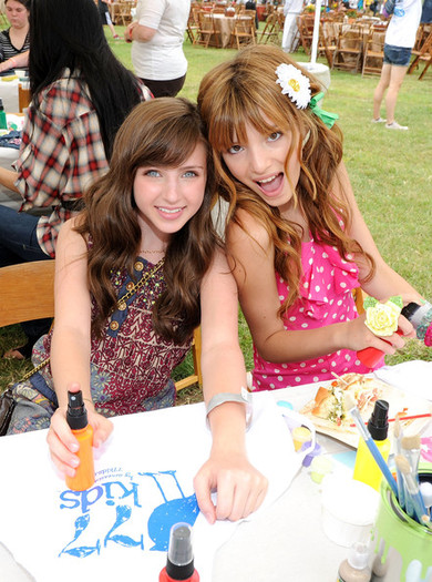 Bella+Thorne+77kids+American+Eagle+Denim+Decorating+h0OxXeRMWv7l