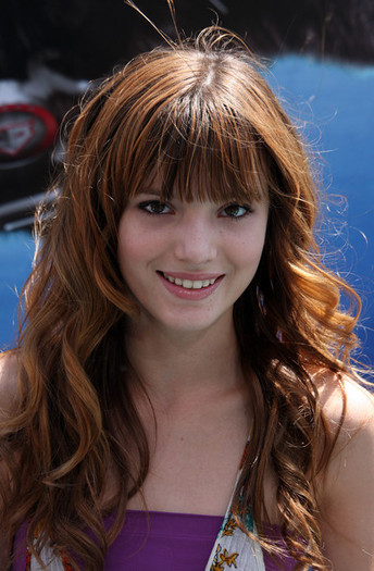 Bella+Thorne+Premiere+Warner+Bros+Cats+Dogs+TxJ76Fcngrll