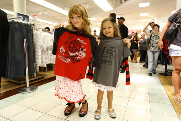 Bella+Thorne+CODED+Launch+Event+Featuring+rT2Gl4ffV0Gl