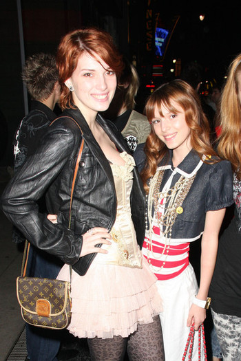Bella+Thorne+Dear+John+Premiere+PDOqjSws8osl - Bella Thorne