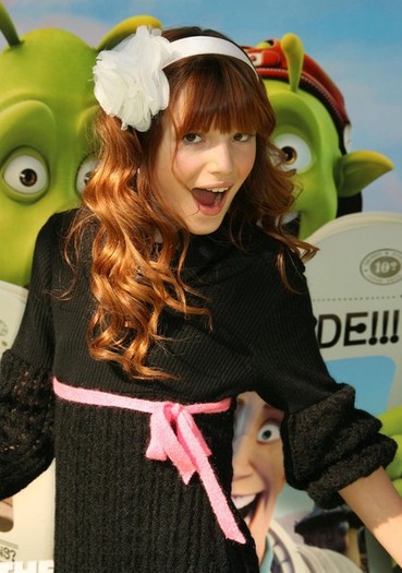 Bella+Thorne+Planet+51+Los+Angeles+Premiere+MNBgJqAgO4Rl