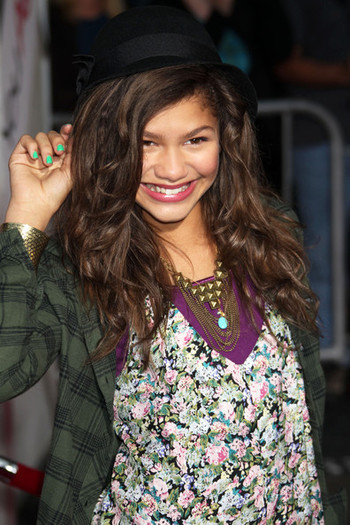 Zendaya+Coleman+Again+Los+Angeles+Premiere+oaML3zBigv5l - Zendaya Coleman