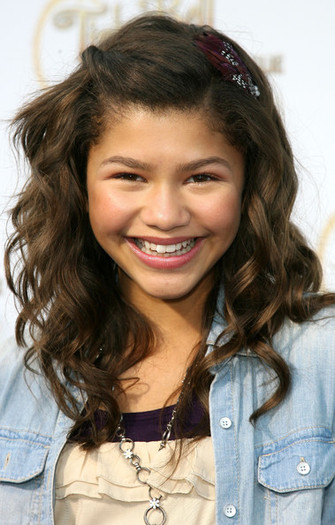 Zendaya+Coleman+Screening+Disney+Tinker+Bell+c2mJz3fKu3Sl