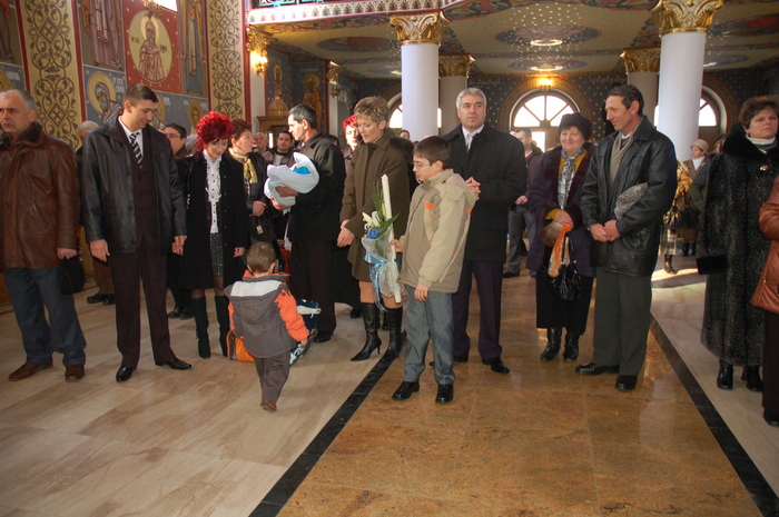 DSC_4708 - botezul fiului meu UNDE DOAR EL A BAUT LAPTE