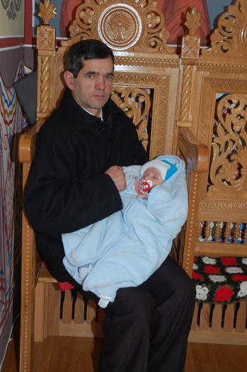 DSC_4765 - botezul fiului meu UNDE DOAR EL A BAUT LAPTE