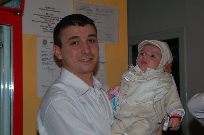 SUNT UN TATA FERICIT - botezul fiului meu UNDE DOAR EL A BAUT LAPTE