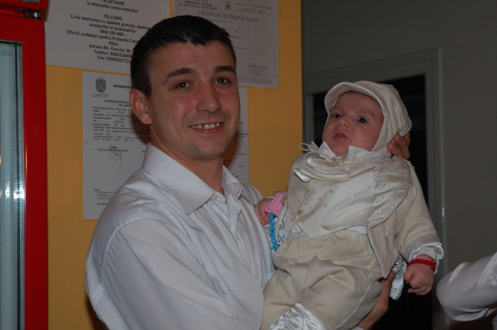 DSC_4999 - botezul fiului meu UNDE DOAR EL A BAUT LAPTE