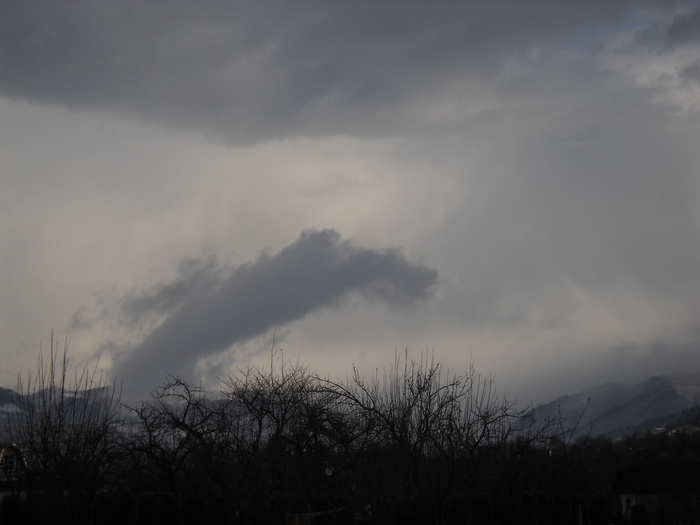 nori amenintatori dinspre INEU - BAIE in 06 martie 2011