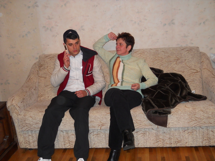 ce tot povestesti acolo...