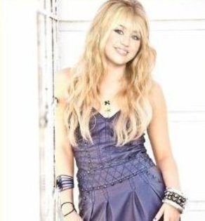 HANNAH-LOOKS-CUTE-AS-ALWAY-S-hannah-montana-18970374-259-279 - hannahmontana2010love and hannahmontana2010 album ptr tn